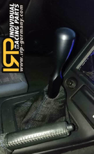 Laden Sie das Bild in den Galerie-Viewer, Schaltwegverkürzung Schaltweg Verkürzung Short Shifter V3 Aluminium schwarz black eloxiert, RB20DE, RB20DET, RB25DE, RB25DET, Short Shifter Shortshifter für dein Performance Fahrzeuge,  NISSAN R32 R33 R34